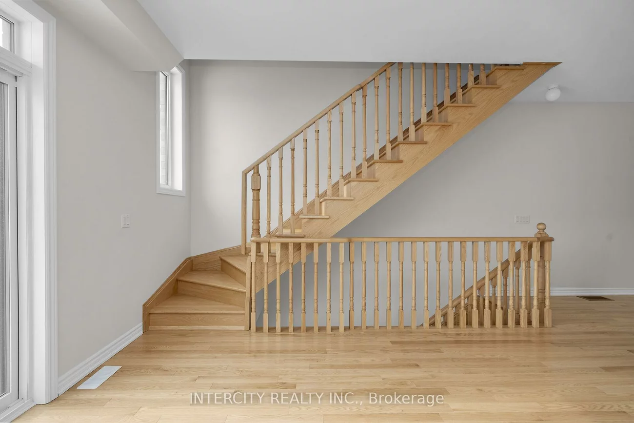 79, Divadale, Elder Mills, Vaughan