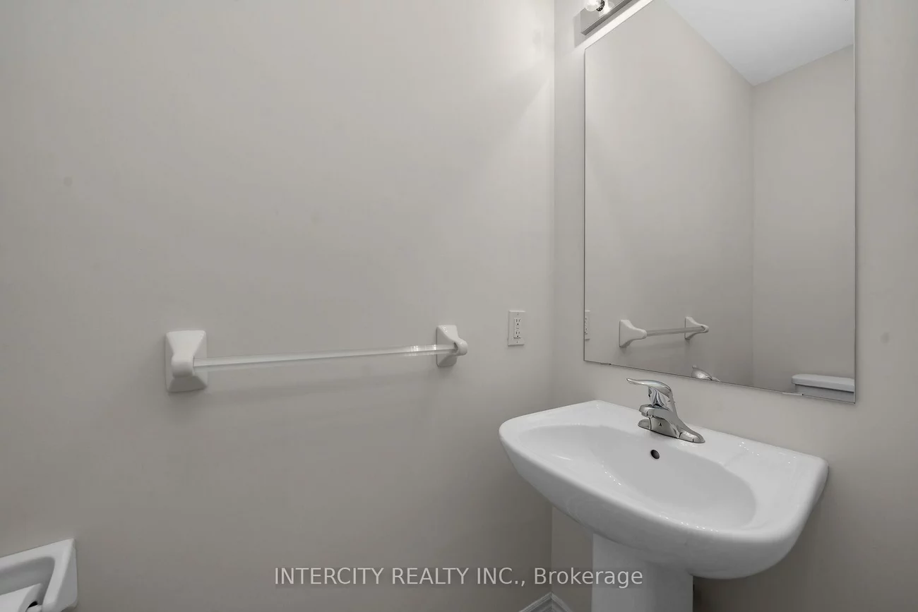 79, Divadale, Elder Mills, Vaughan