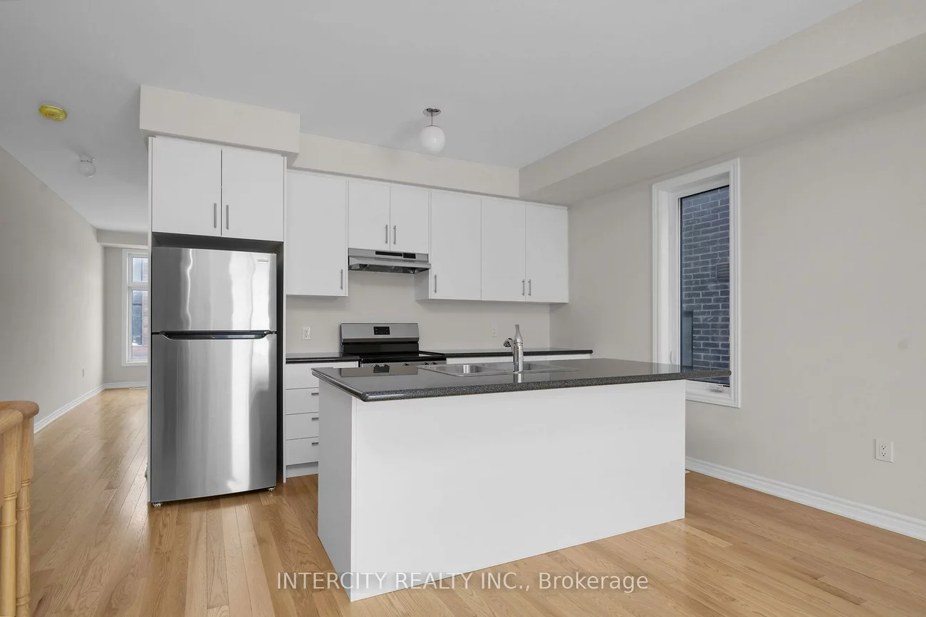 79, Divadale, Elder Mills, Vaughan