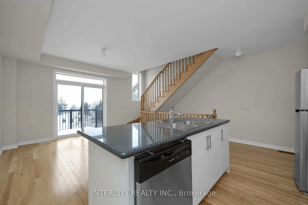 79, Divadale, Elder Mills, Vaughan