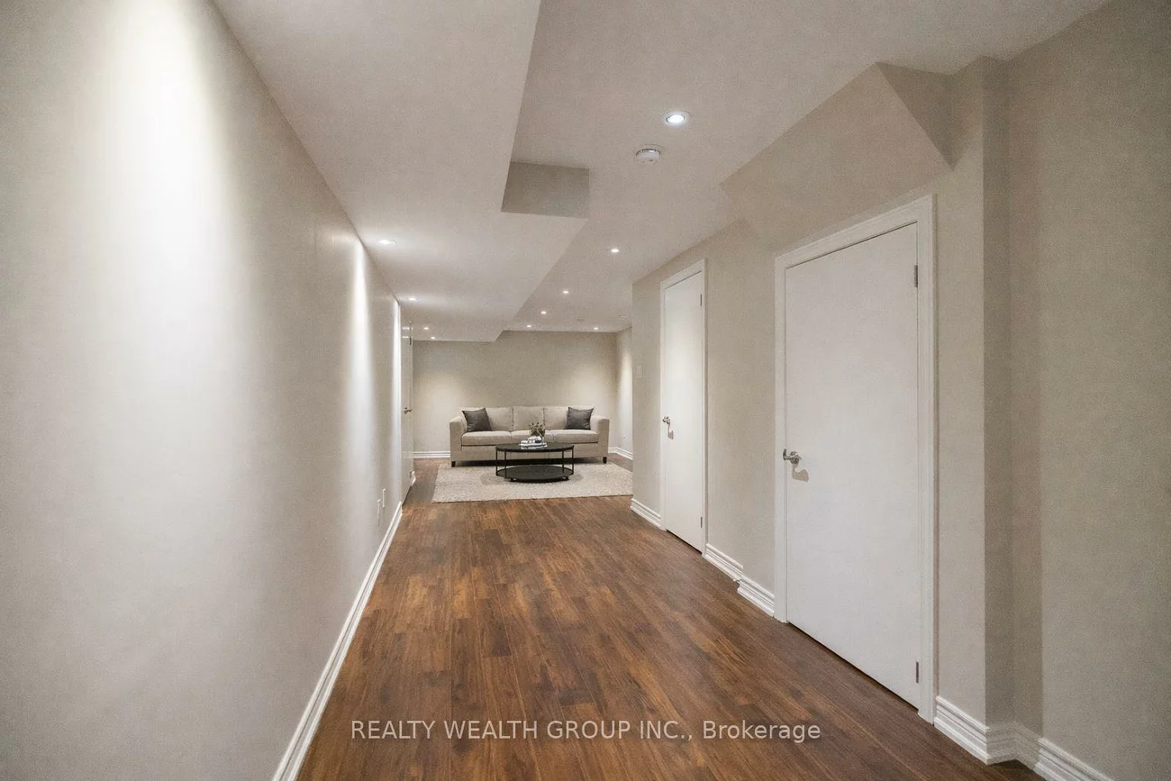 32, Rock Elm, Patterson, Vaughan