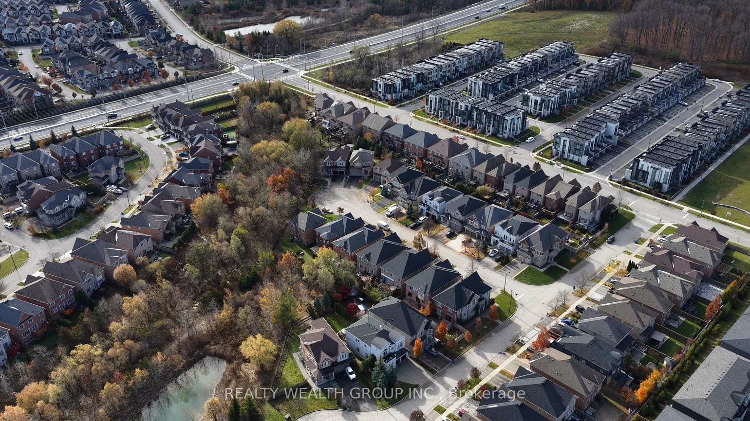 32, Rock Elm, Patterson, Vaughan