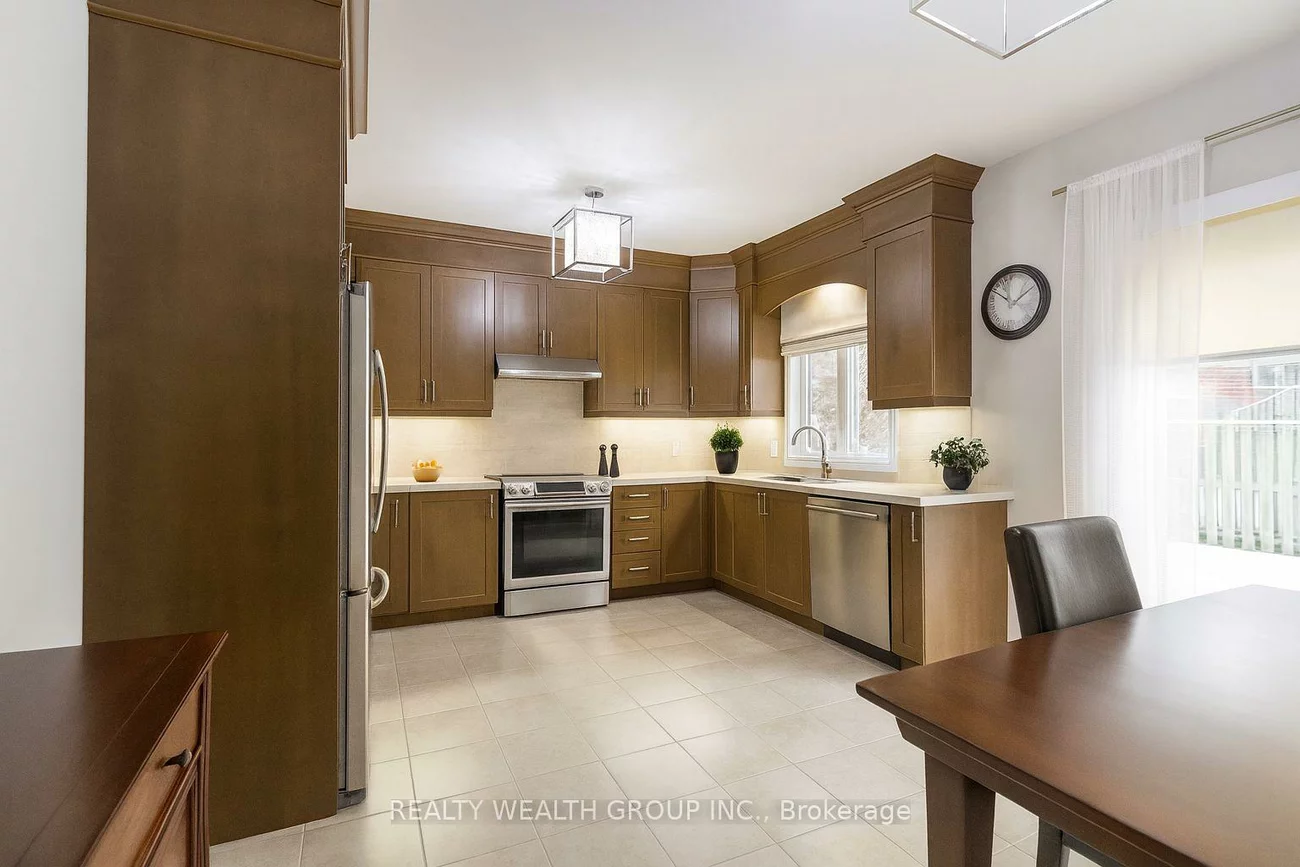 32, Rock Elm, Patterson, Vaughan