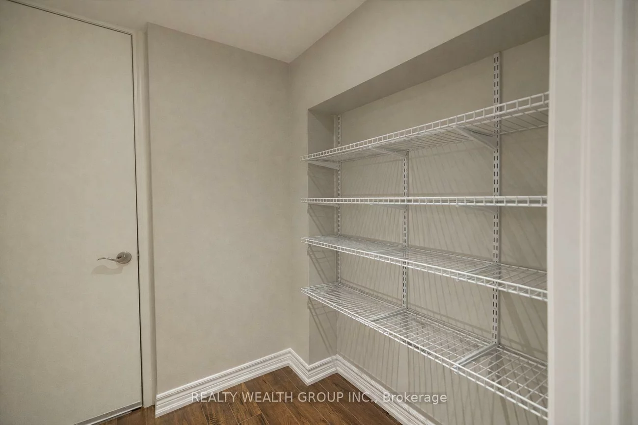 32, Rock Elm, Patterson, Vaughan