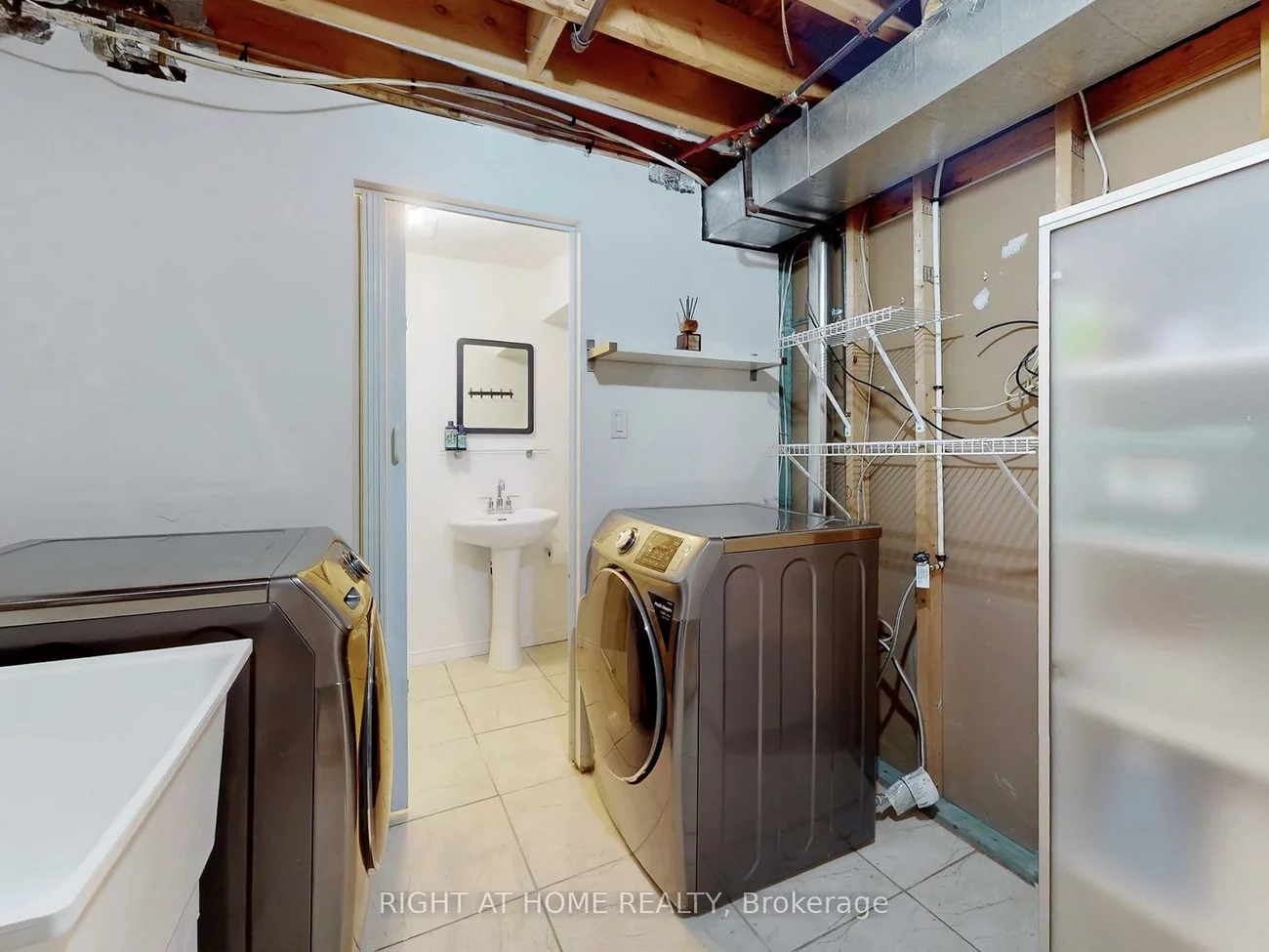 55, Hollybush, Maple, Vaughan