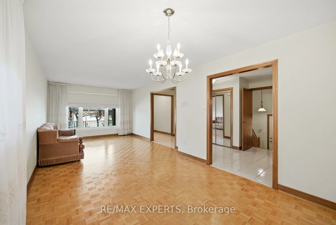 92, Mapes, West Woodbridge, Vaughan