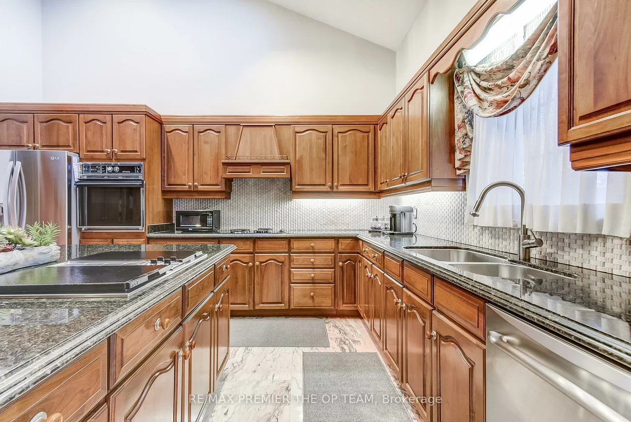 118, Cowan, East Woodbridge, Vaughan