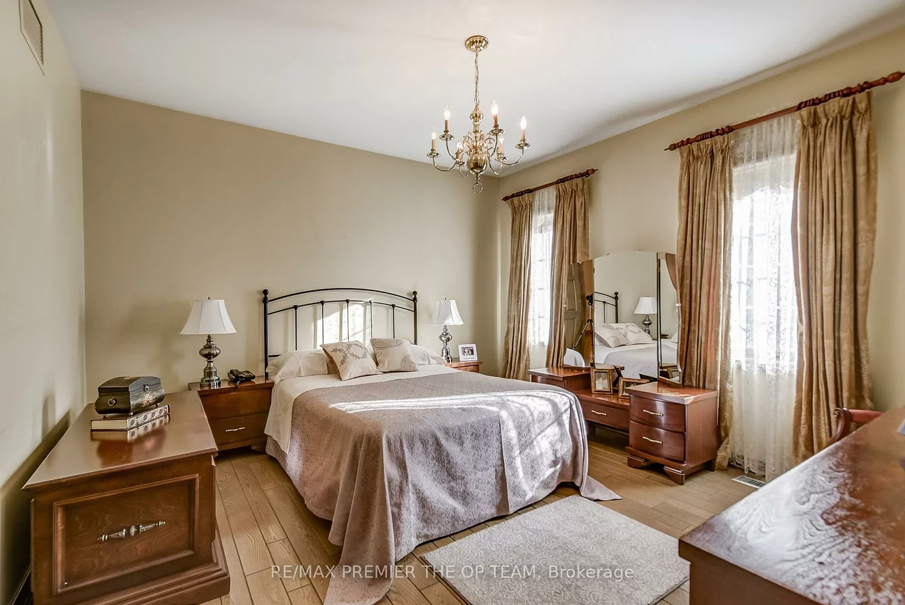 118, Cowan, East Woodbridge, Vaughan