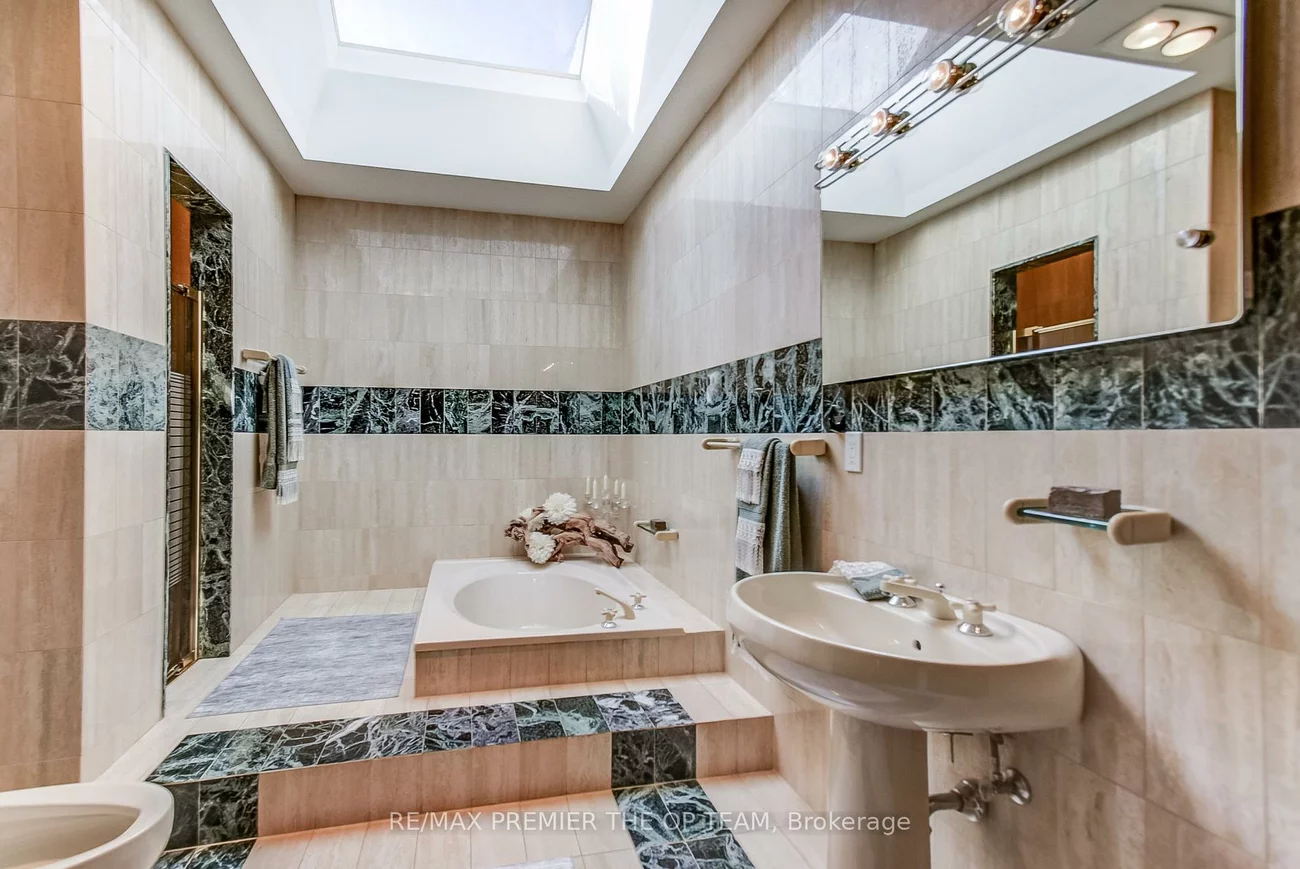 118, Cowan, East Woodbridge, Vaughan