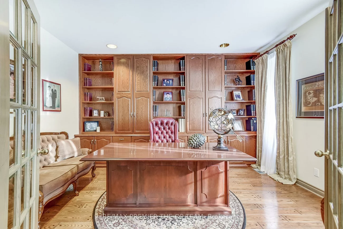 118, Cowan, East Woodbridge, Vaughan