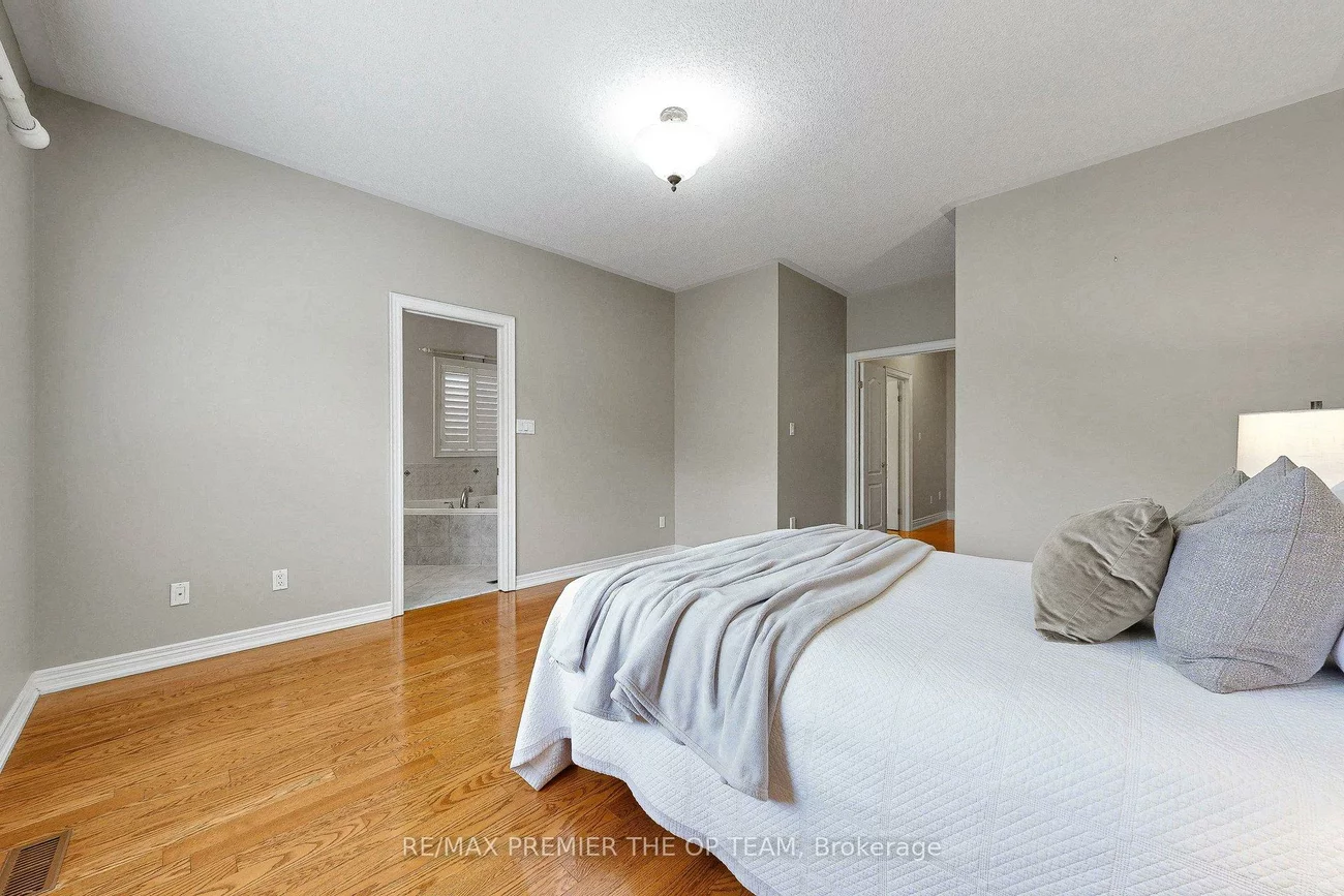 165, Novaview, East Woodbridge, Vaughan