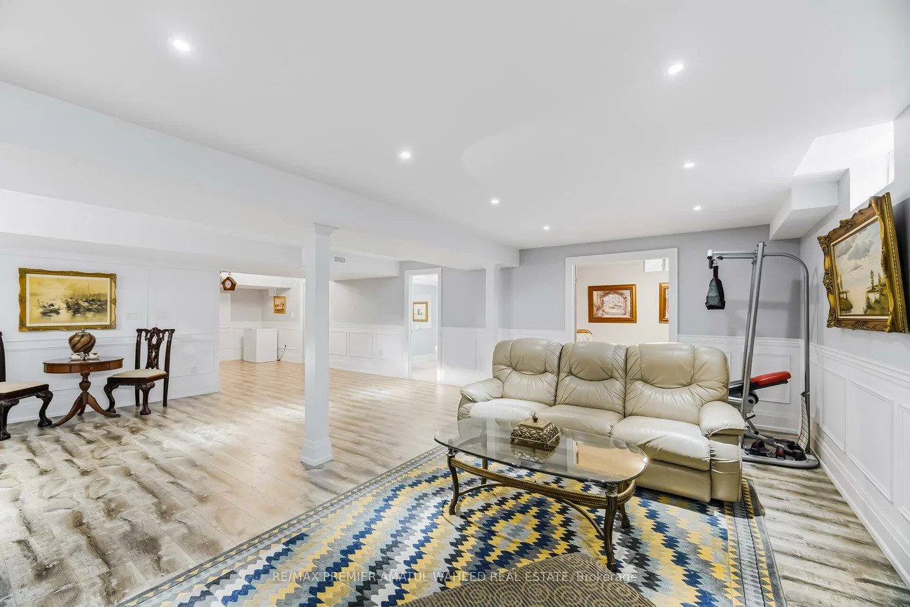 1, Ostrovsky, Vellore Village, Vaughan