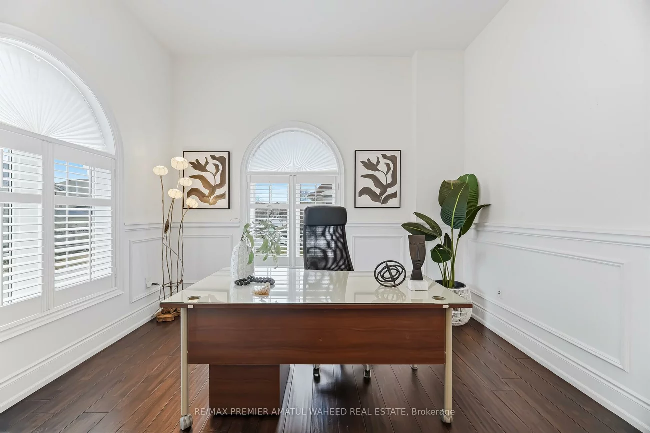 1, Ostrovsky, Vellore Village, Vaughan