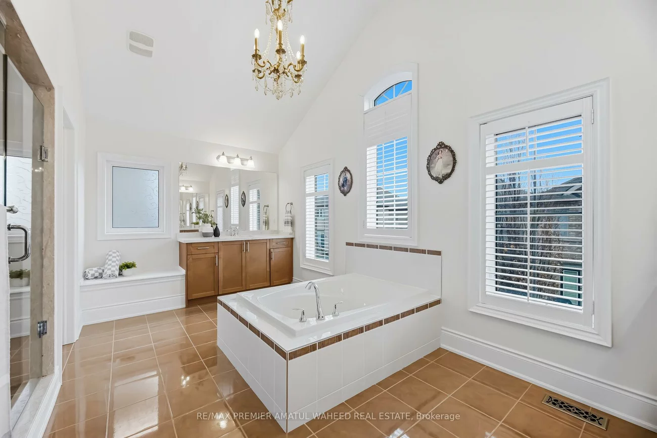 1, Ostrovsky, Vellore Village, Vaughan