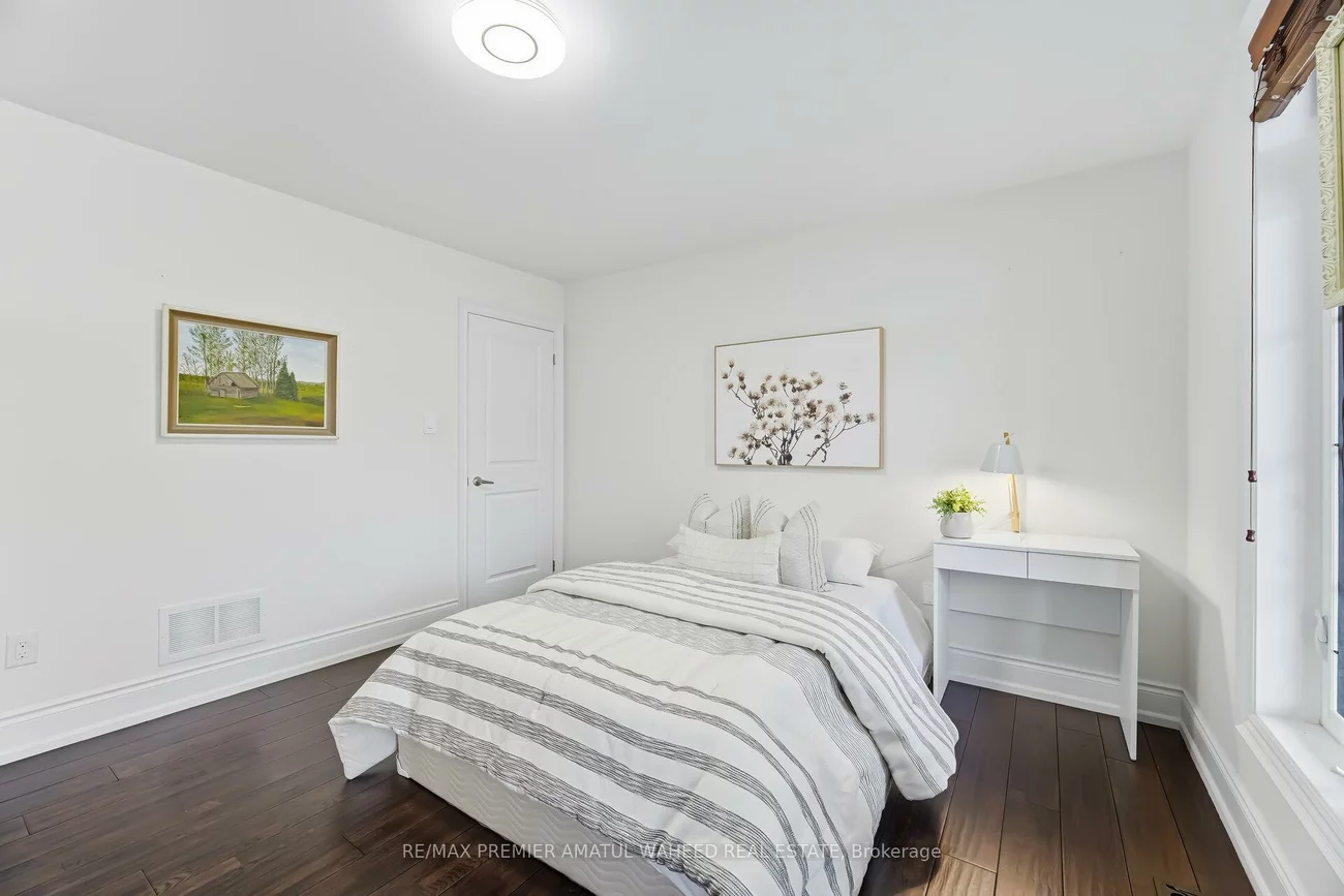 1, Ostrovsky, Vellore Village, Vaughan