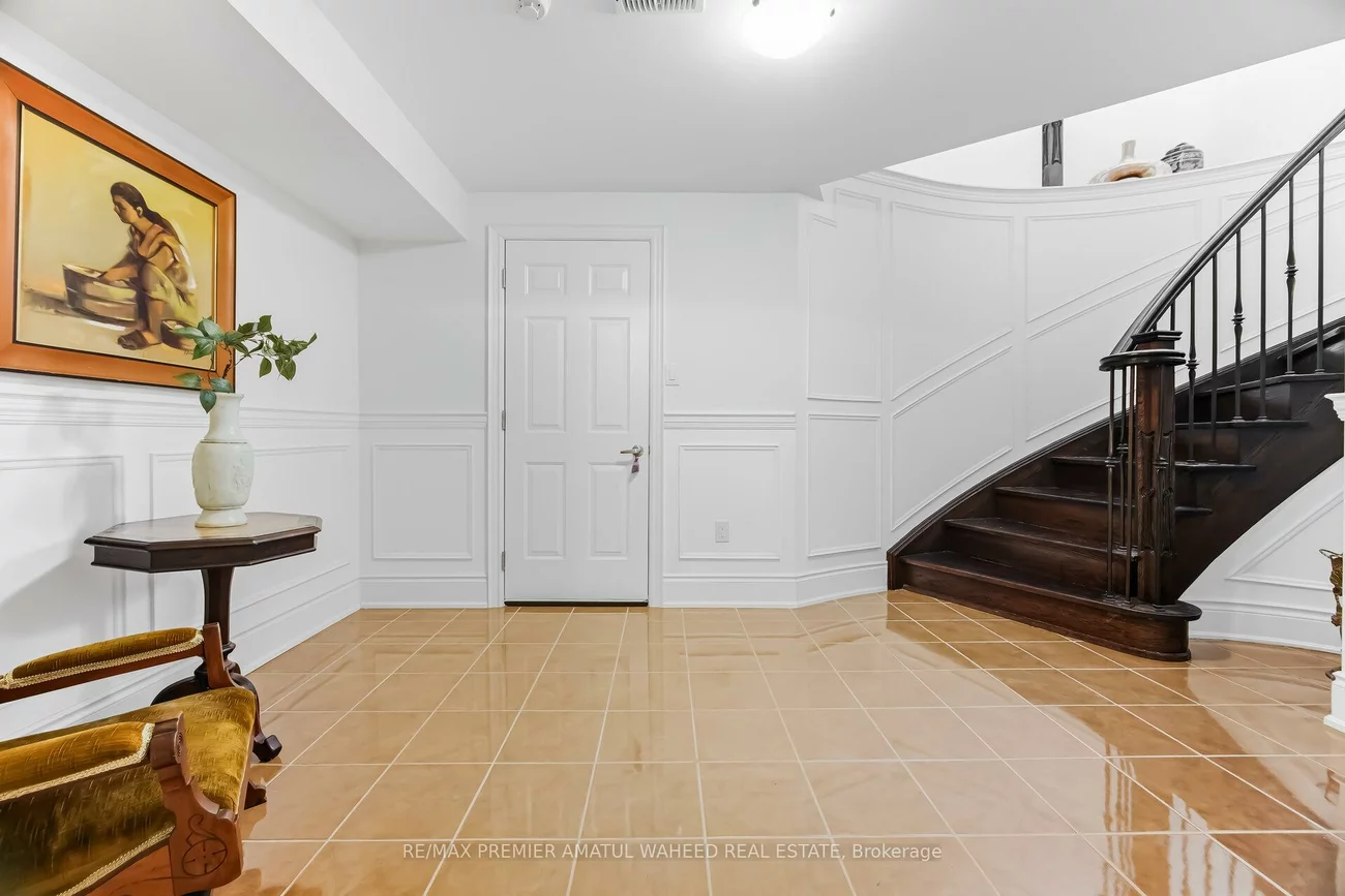 1, Ostrovsky, Vellore Village, Vaughan