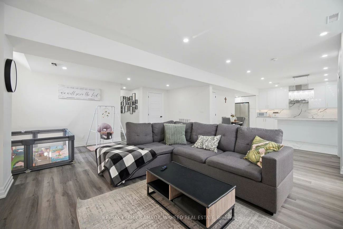 143, Ballantyne, Vellore Village, Vaughan