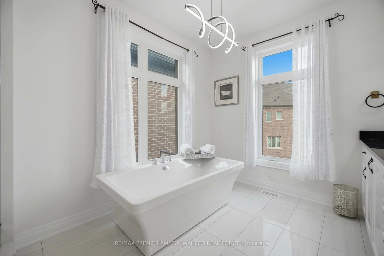 143, Ballantyne, Vellore Village, Vaughan