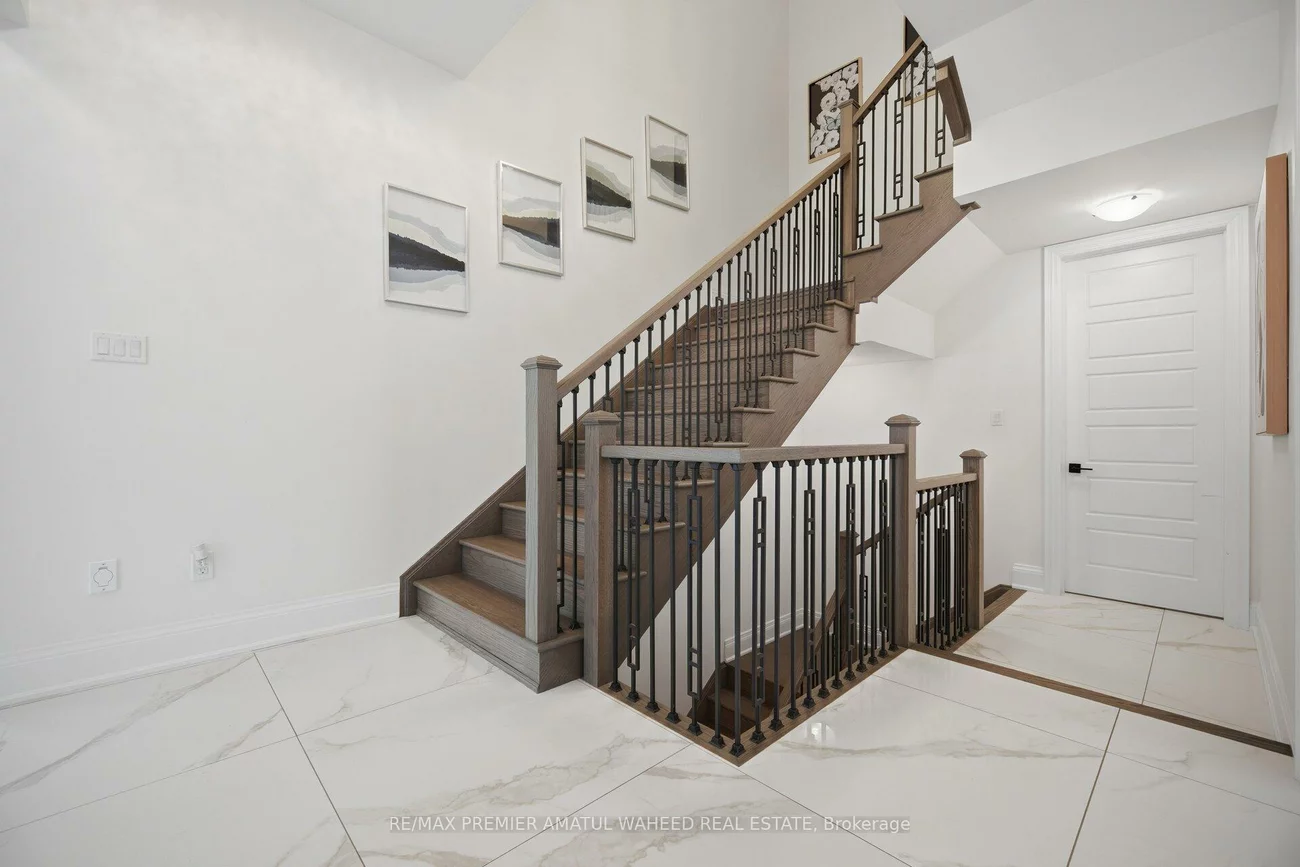 143, Ballantyne, Vellore Village, Vaughan