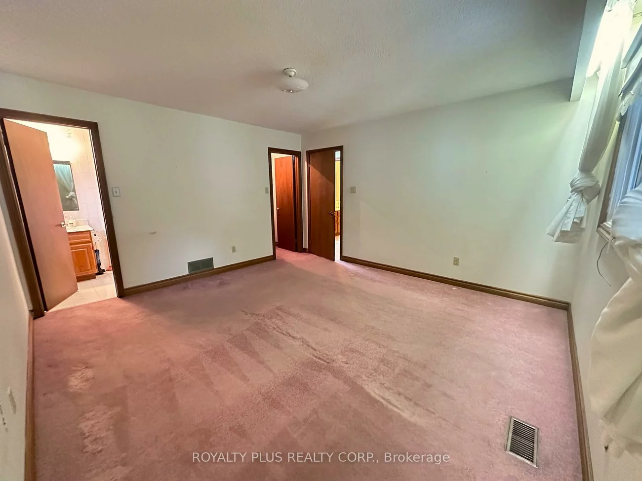 19, Ravine, East Woodbridge, Vaughan