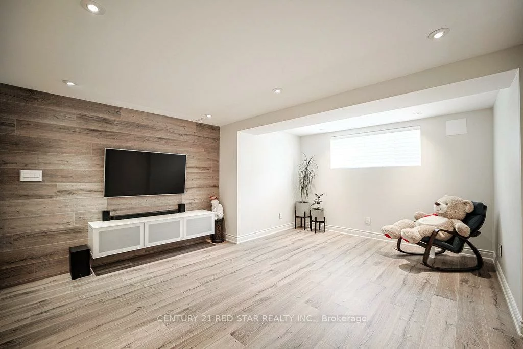 35, Stanton, Vellore Village, Vaughan