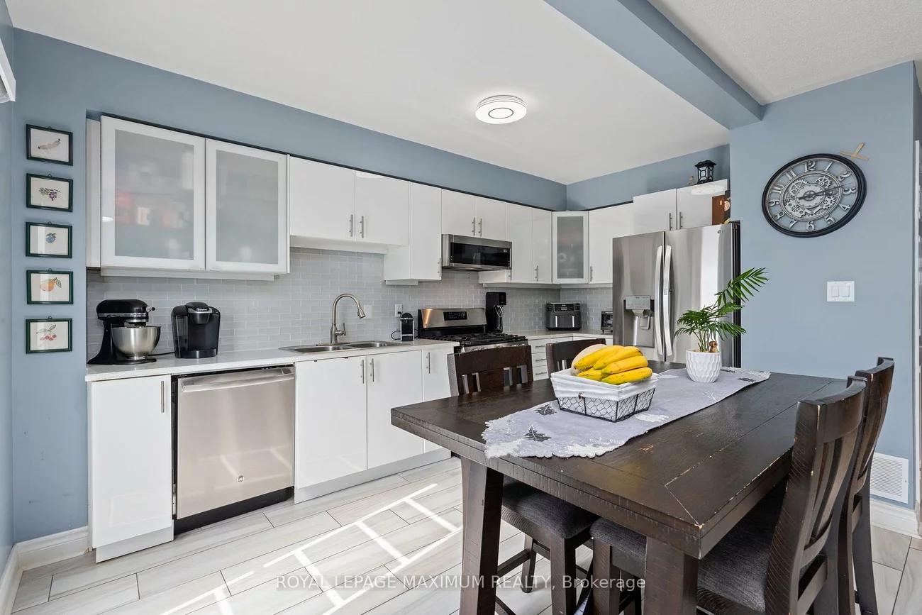 52, Pottery, East Woodbridge, Vaughan