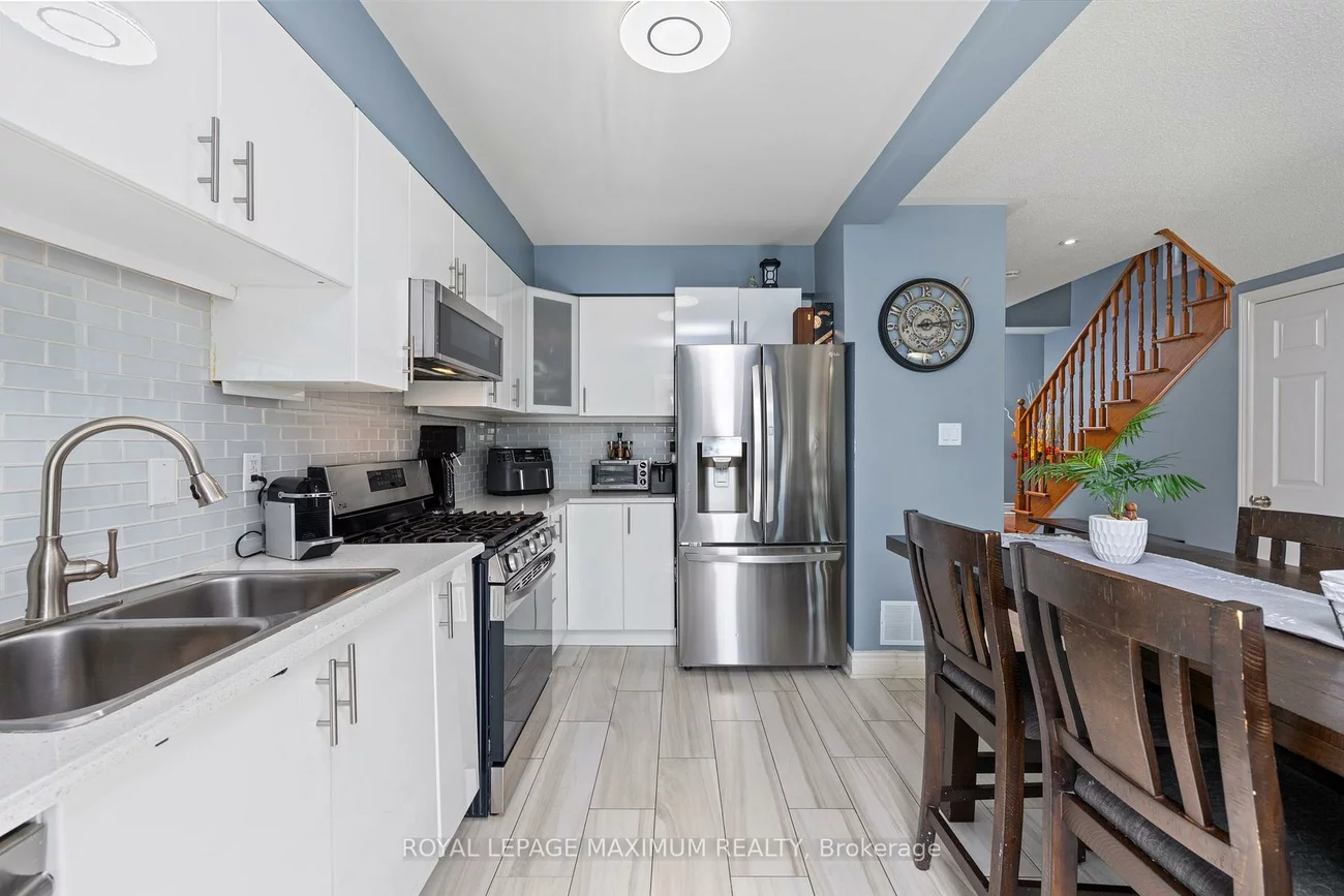 52, Pottery, East Woodbridge, Vaughan