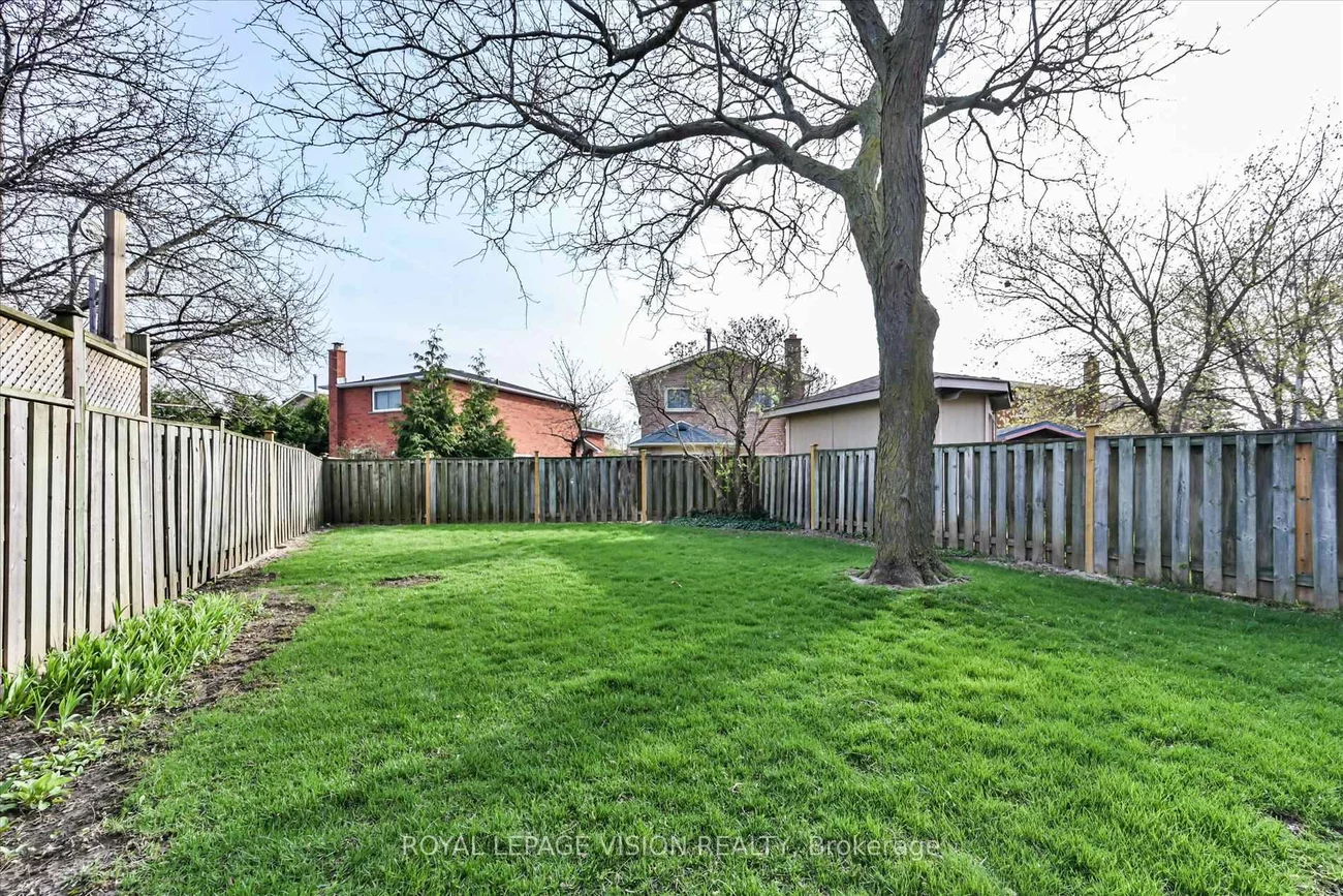 126, Richbell, Brownridge, Vaughan