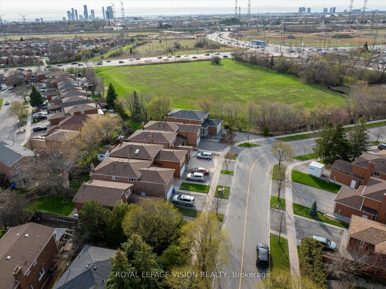 126, Richbell, Brownridge, Vaughan