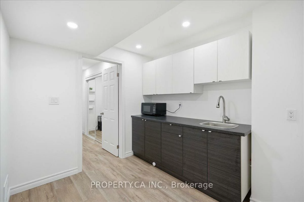 45, Lindenshire, Maple, Vaughan