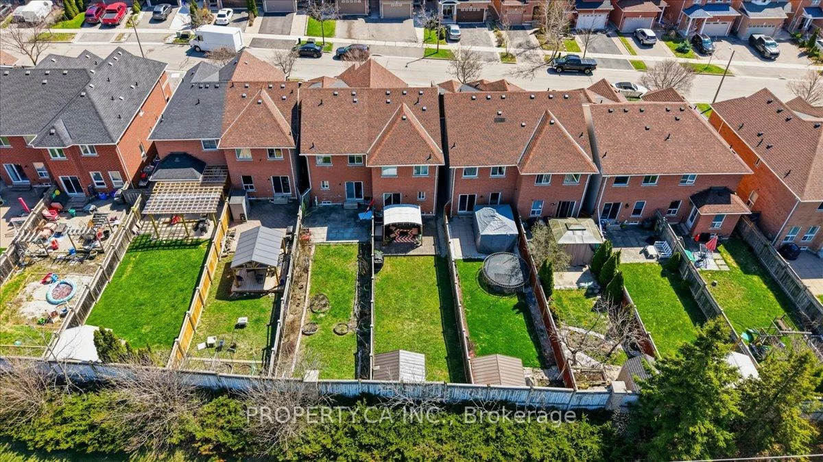 45, Lindenshire, Maple, Vaughan