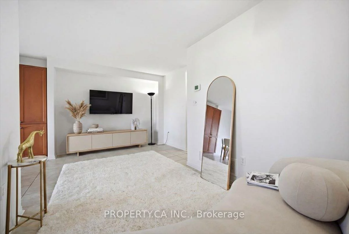 45, Lindenshire, Maple, Vaughan