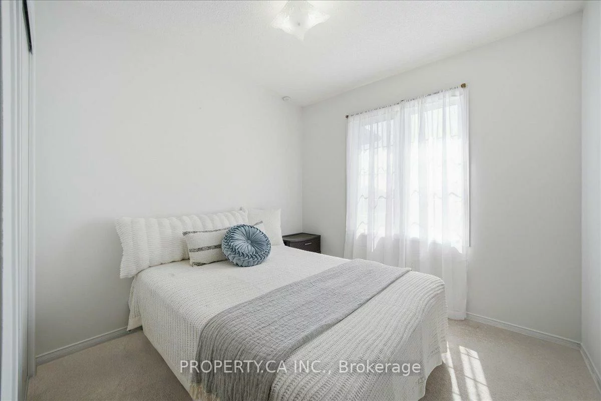 45, Lindenshire, Maple, Vaughan