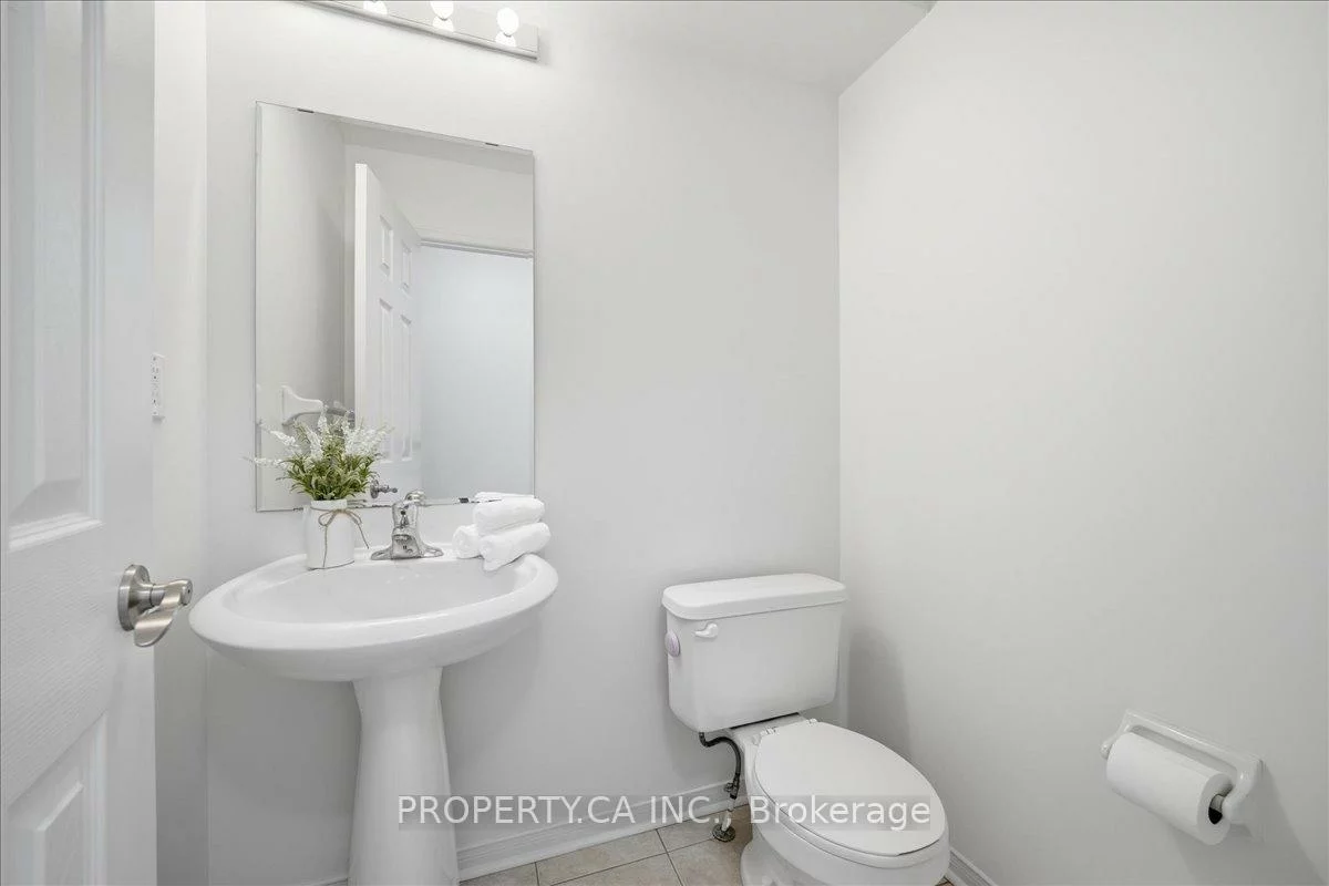 45, Lindenshire, Maple, Vaughan