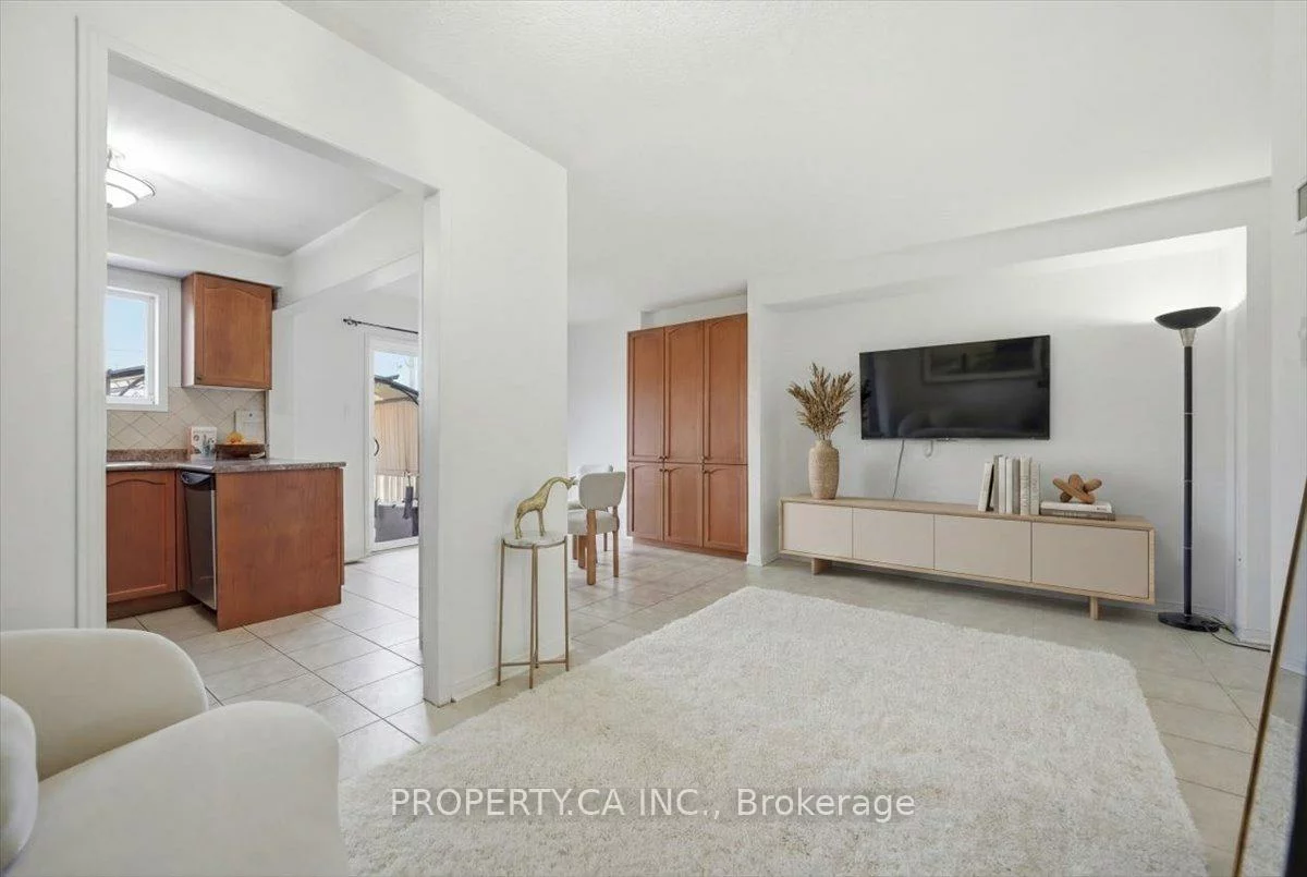 45, Lindenshire, Maple, Vaughan