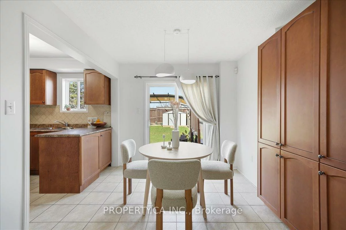 45, Lindenshire, Maple, Vaughan