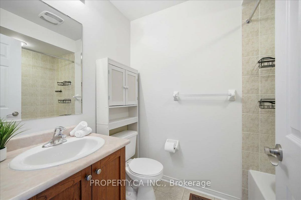 45, Lindenshire, Maple, Vaughan