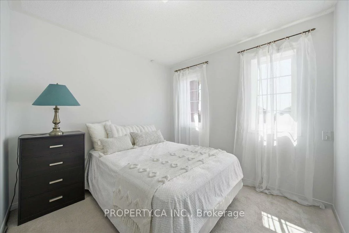 45, Lindenshire, Maple, Vaughan