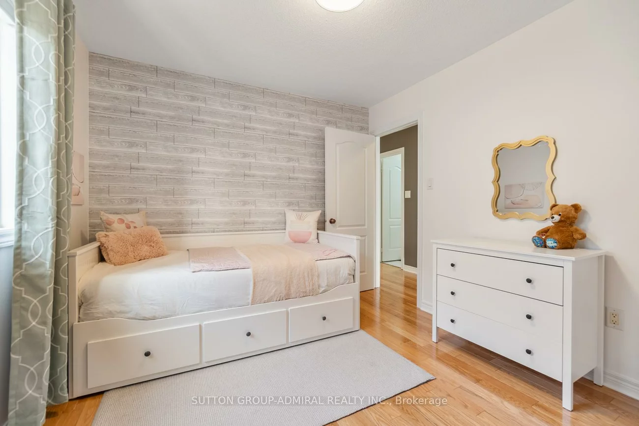 85, Treasure Hill, Maple, Vaughan