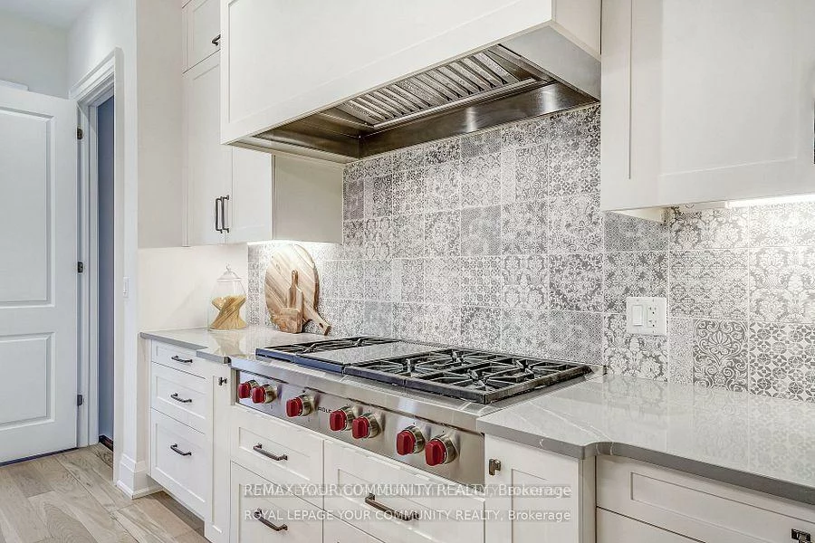 12, Mary Natasha, Kleinburg, Vaughan