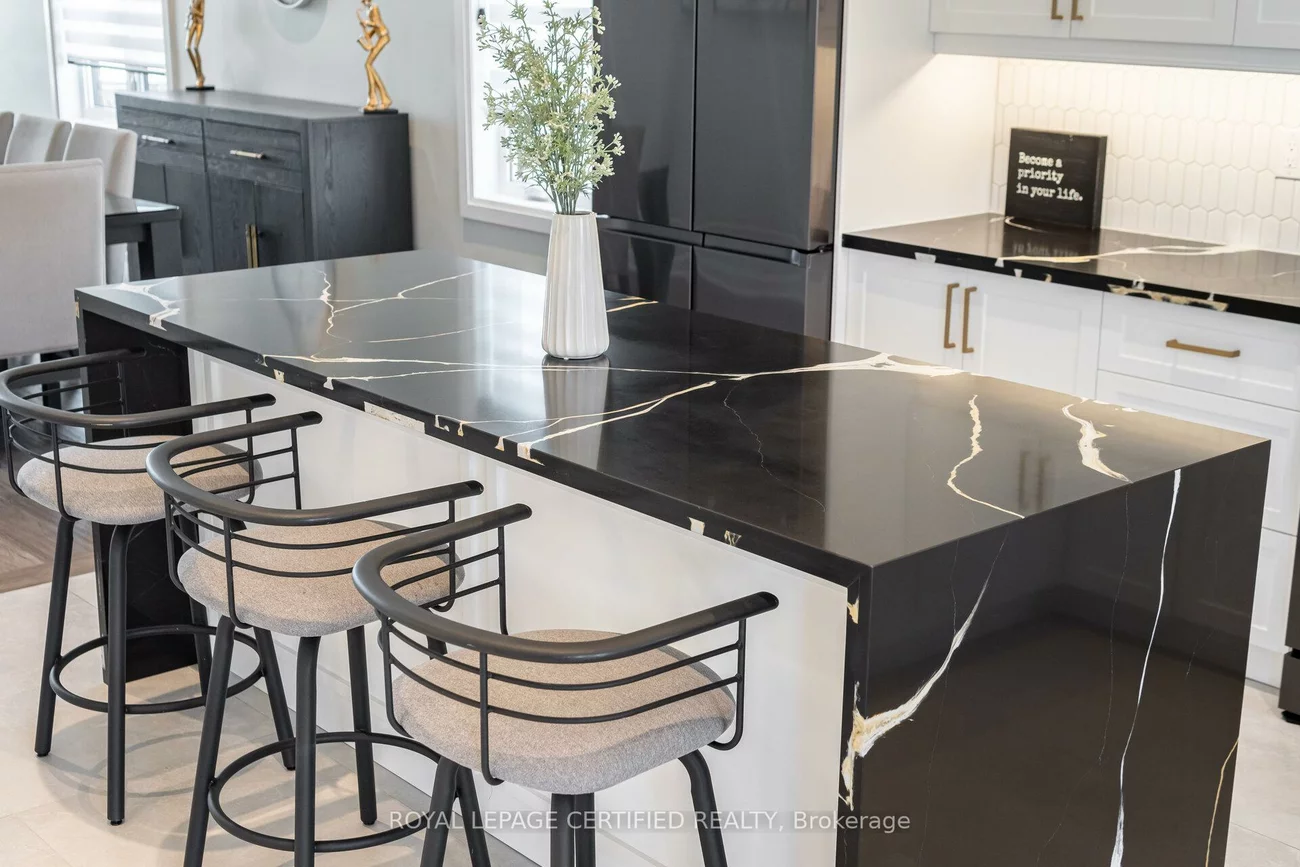 306, Avro, Maple, Vaughan