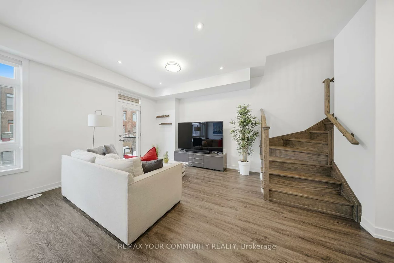 21, Hearne, Vaughan Grove, Vaughan