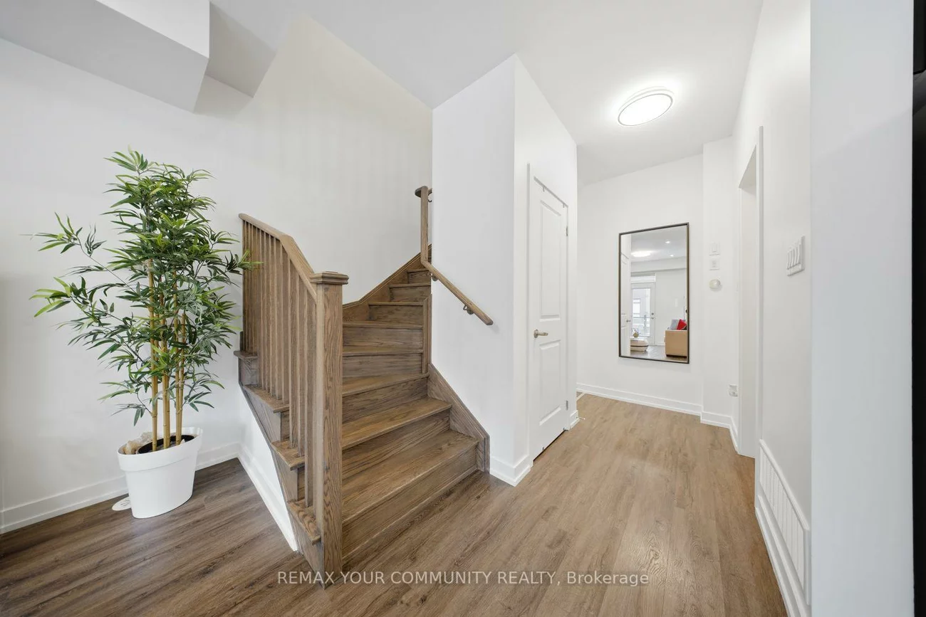 21, Hearne, Vaughan Grove, Vaughan