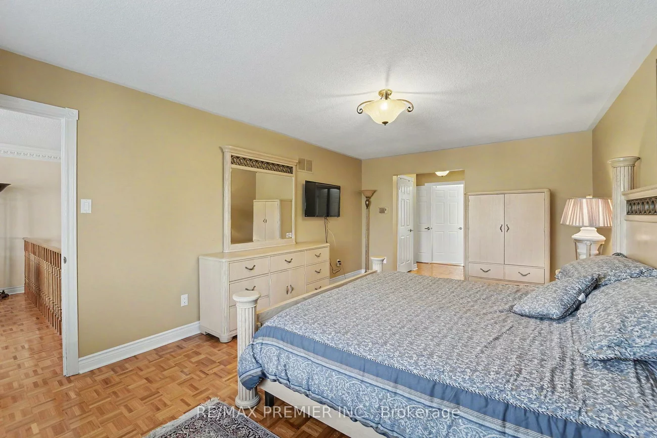 112, Bourbon, East Woodbridge, Vaughan