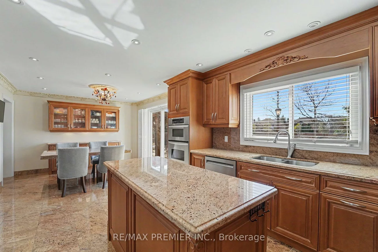 112, Bourbon, East Woodbridge, Vaughan