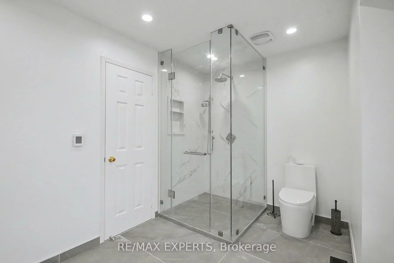 8, Ferdinand, Vellore Village, Vaughan