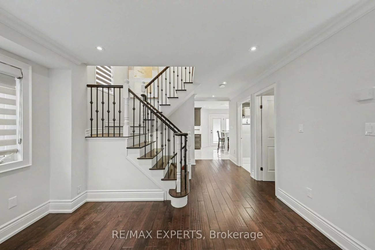 8, Ferdinand, Vellore Village, Vaughan