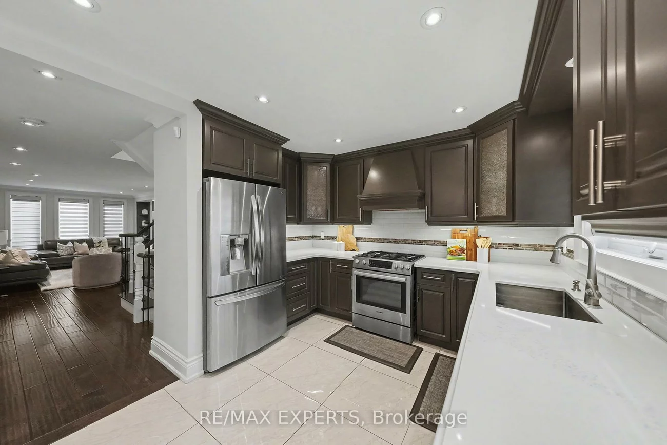 8, Ferdinand, Vellore Village, Vaughan