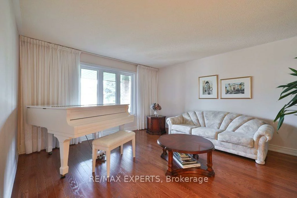 51, Bloomingdale, East Woodbridge, Vaughan