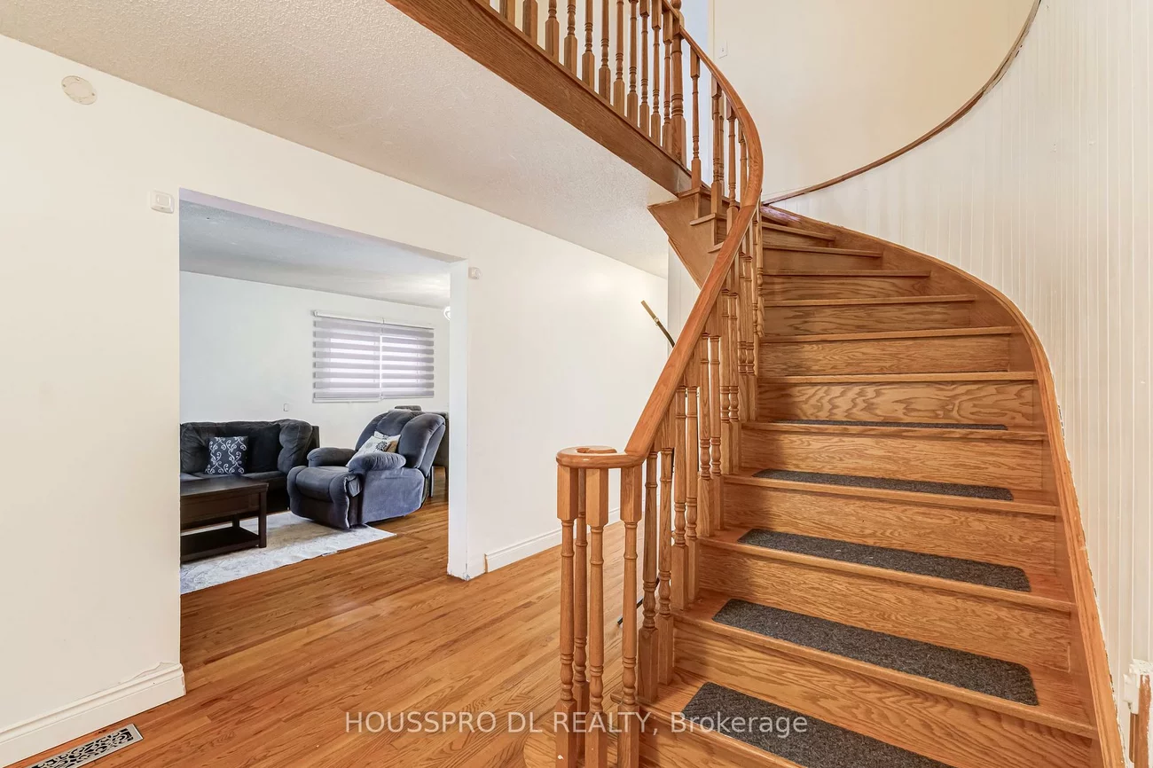 29, Westhampton, Brownridge, Vaughan